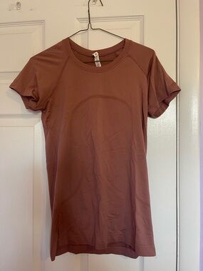 lululemon athletica Short Sleeve Performance Tee in Mauve